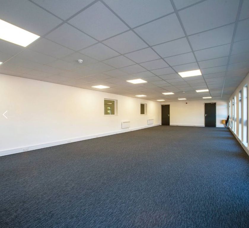 Property photo 2 of 13 Bilton Road
