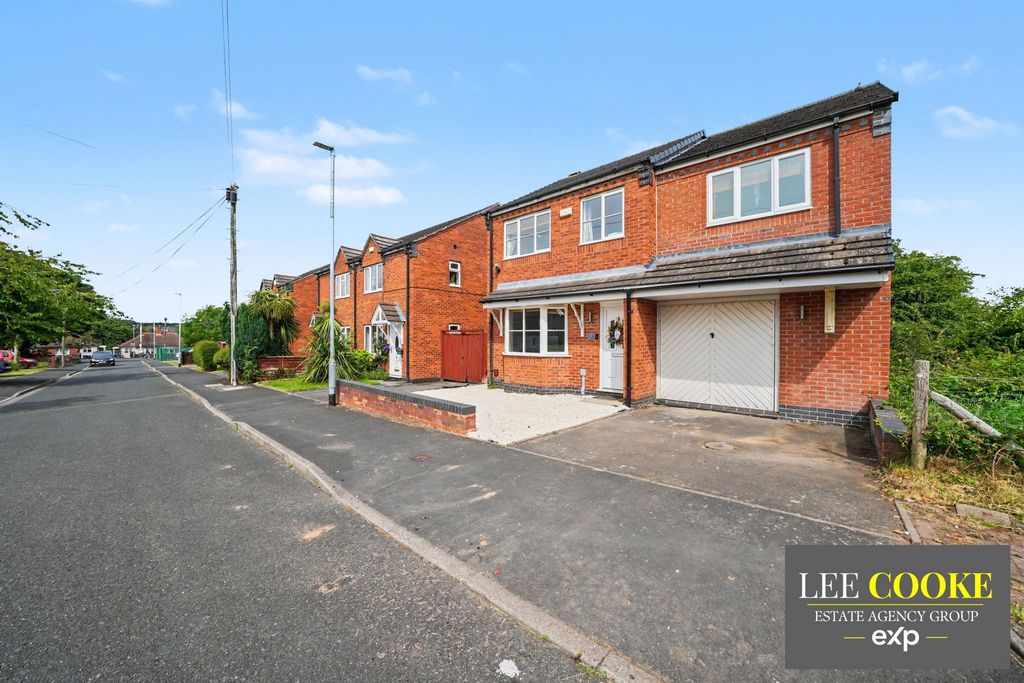 Property photo 3 of 44