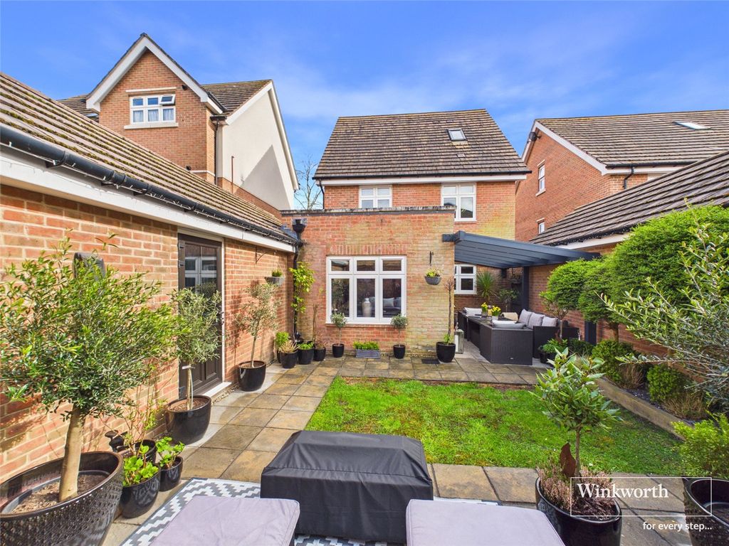 Additional image 16 of 5 bed town house for saleTutor Crescent, Earley, Reading RG6