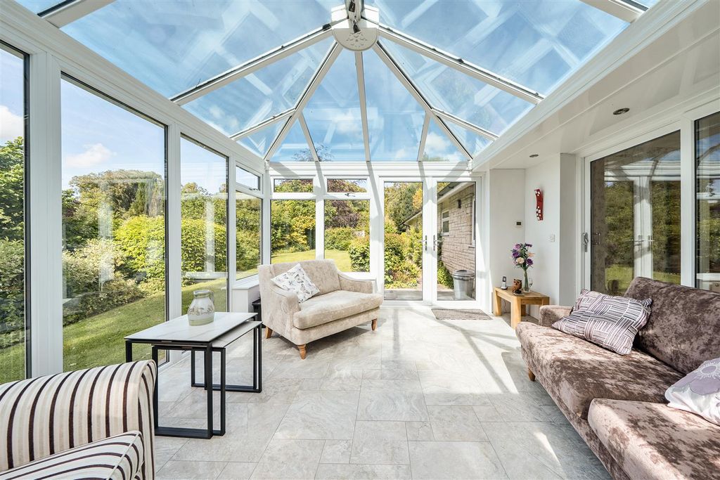 Property photo 3 of 21 Conservatory