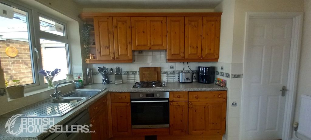 Property photo 3 of 28 Picture No. 29