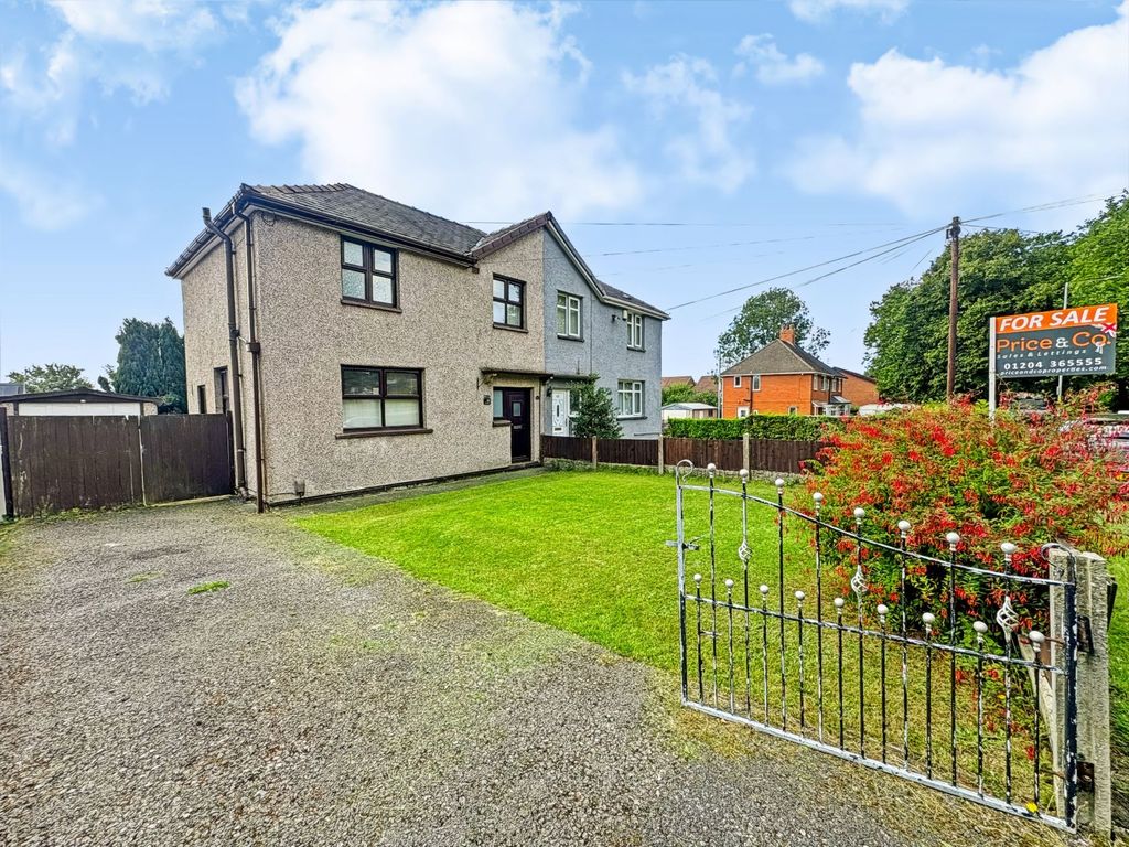 Property photo 1 of 12 External