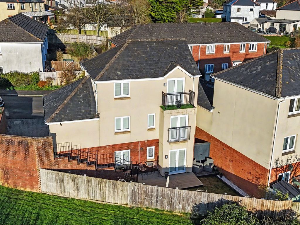 Property photo 2 of 22