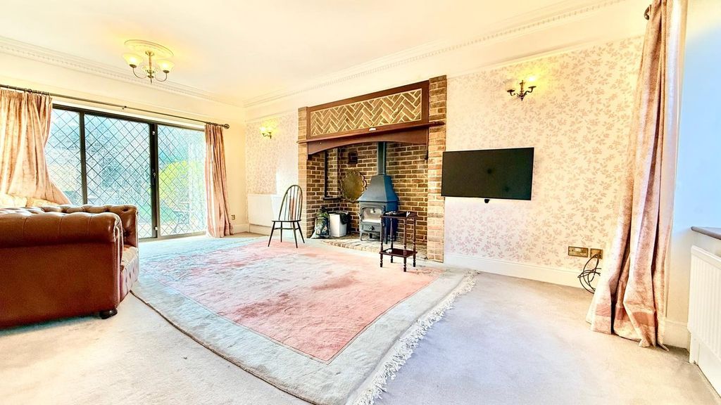 Property photo 2 of 26