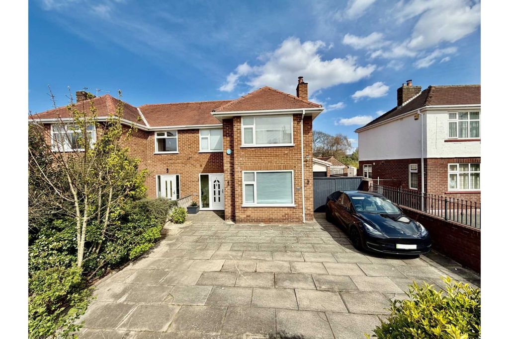 Property photo 1 of 26 Front View