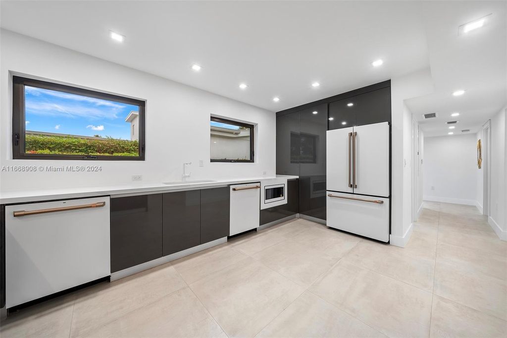 Property photo 3 of 6 <Alttext/>