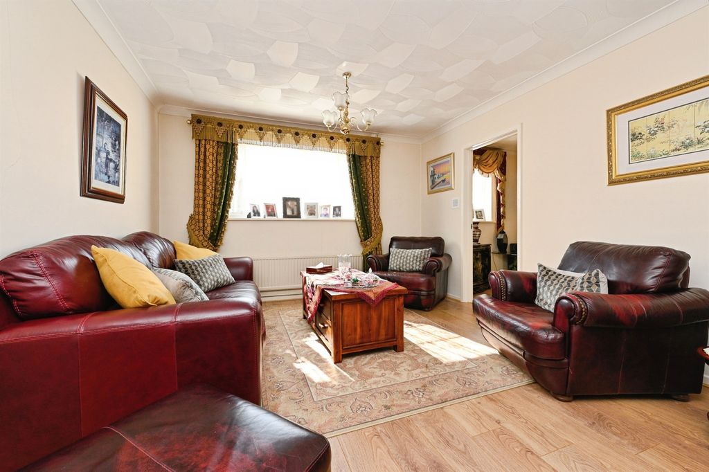 Property photo 2 of 16
