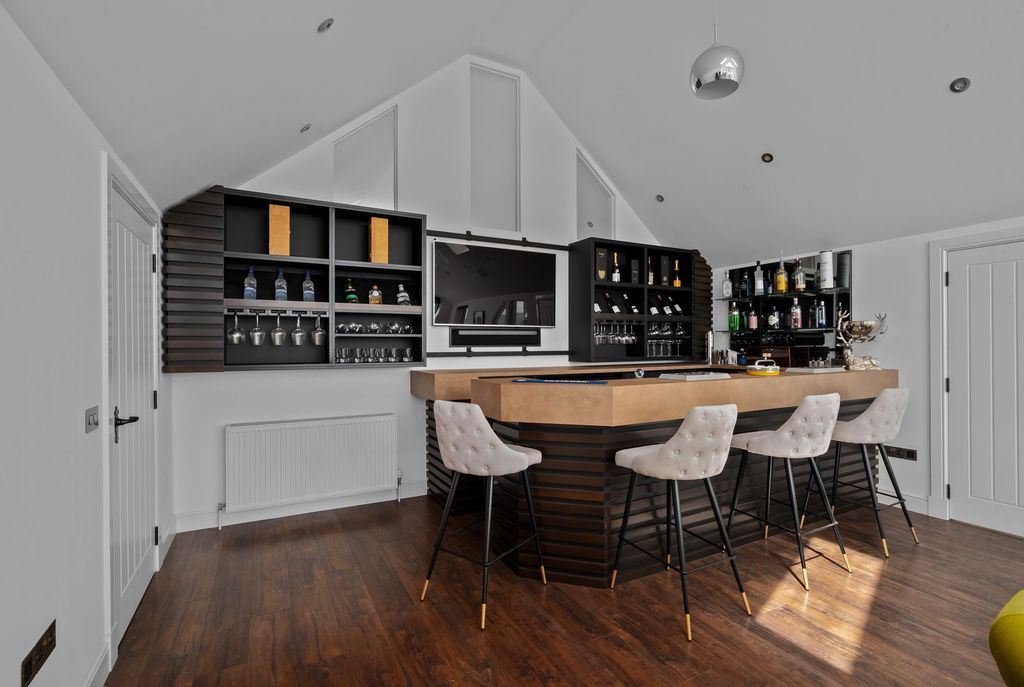 Property photo 3 of 30