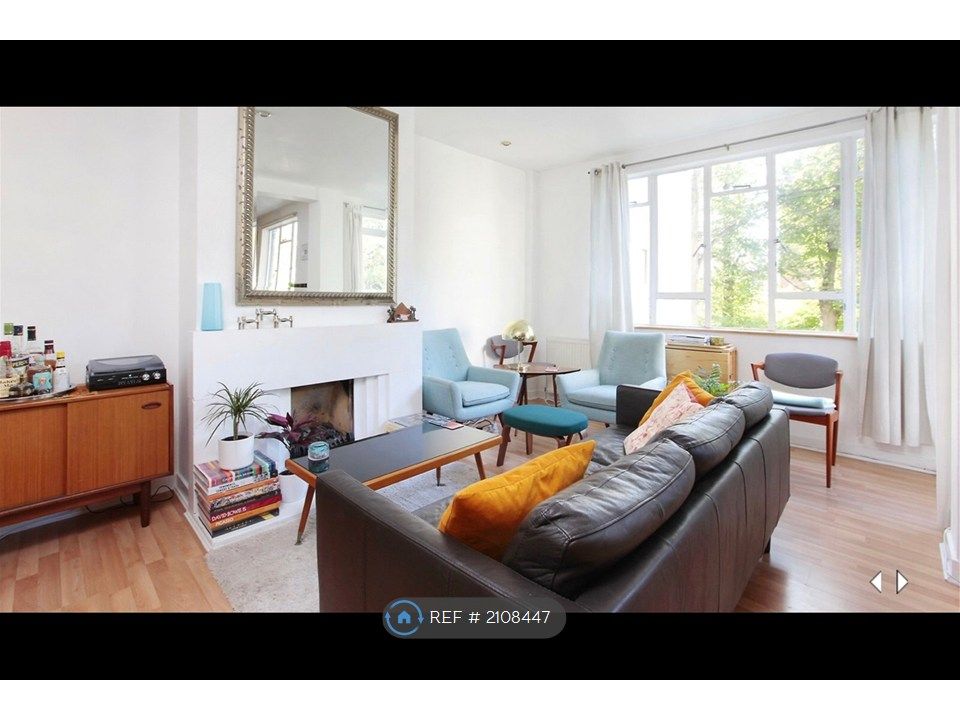 Property photo 1 of 13 Living Room