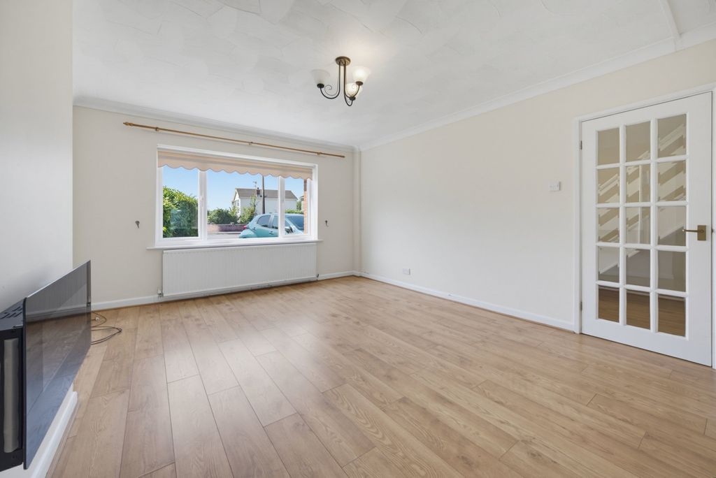 Property photo 3 of 35