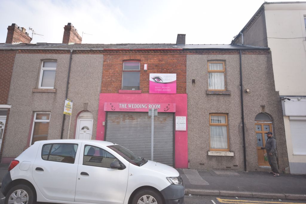 Property photo 2 of 8 Frontage