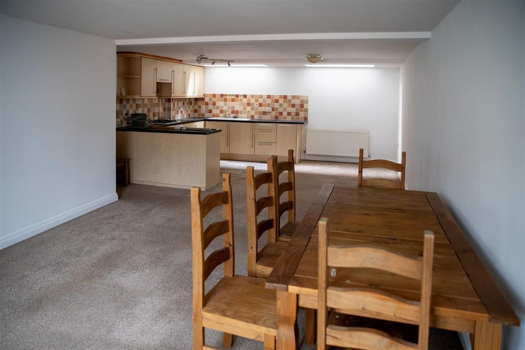 Property photo 3 of 10 Img_0047.Jpg