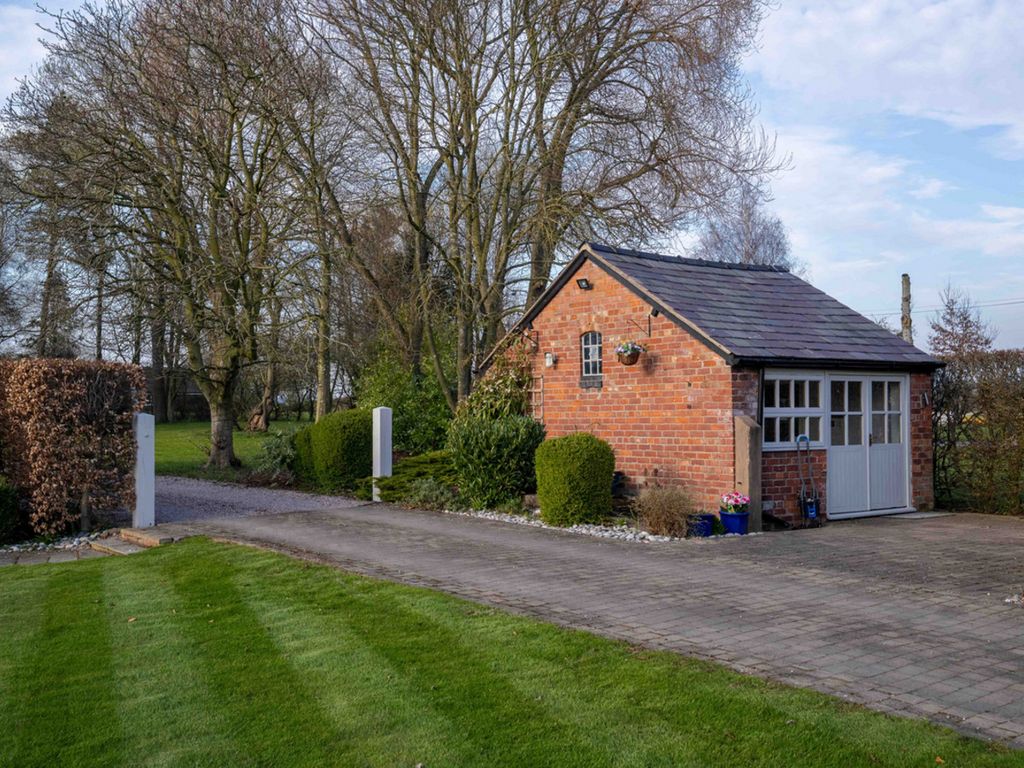 Property photo 3 of 23