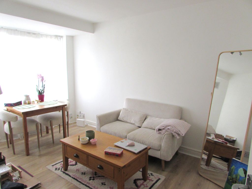 Property photo 2 of 5 Img 7498