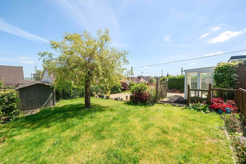 Property photo 2 of 28