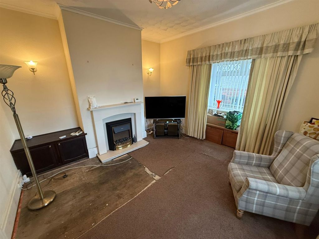 Property photo 2 of 12 Photo-2025-11-04-12-26-41[2].Jpg