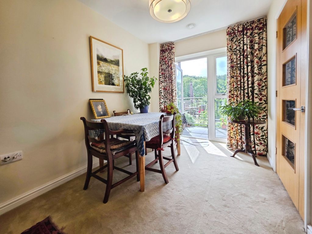 Property photo 3 of 16 Dining Area