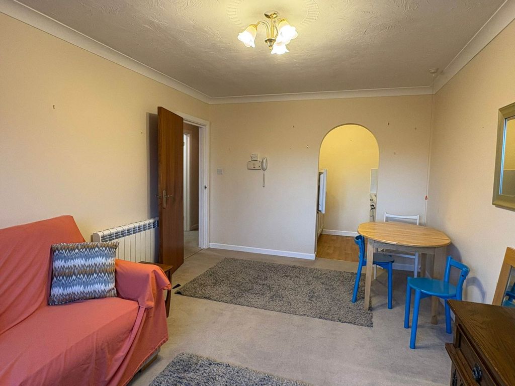 Property photo 3 of 9