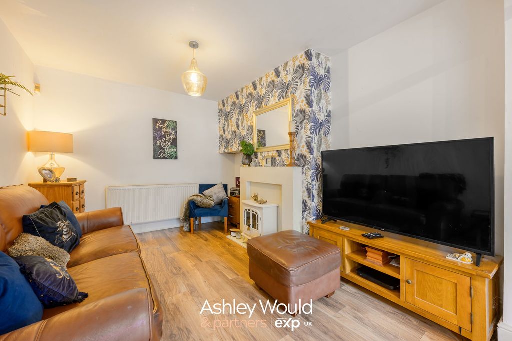 Property photo 2 of 18