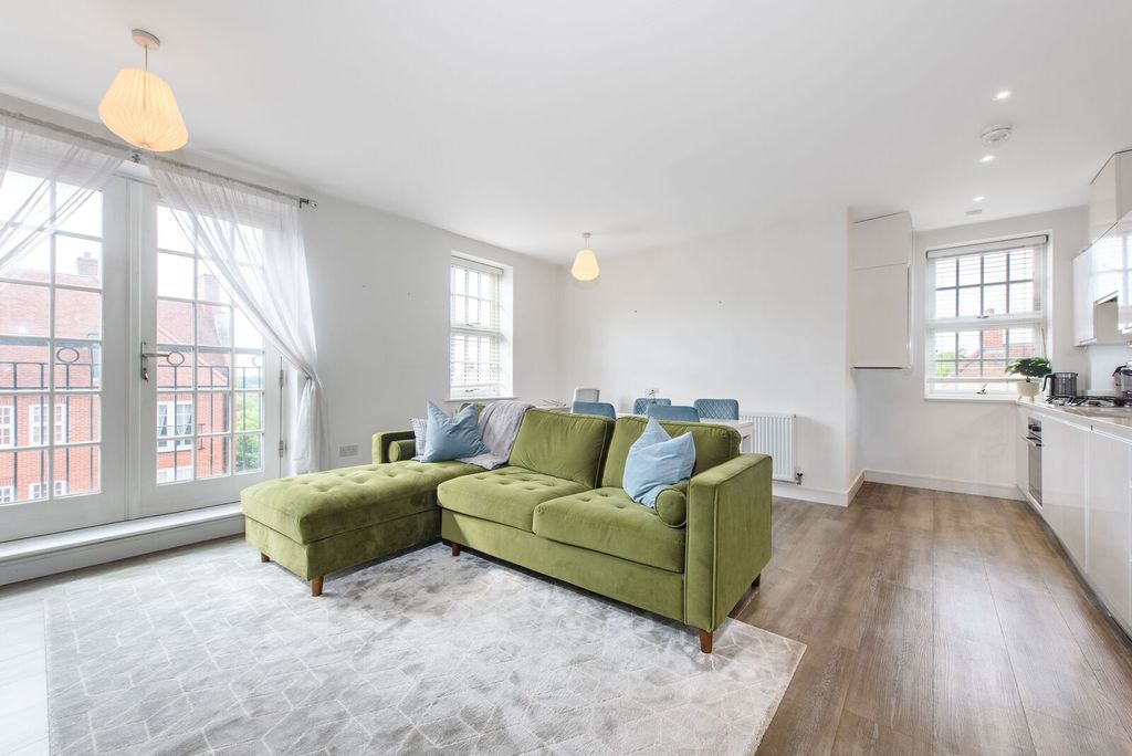 Property photo 1 of 8