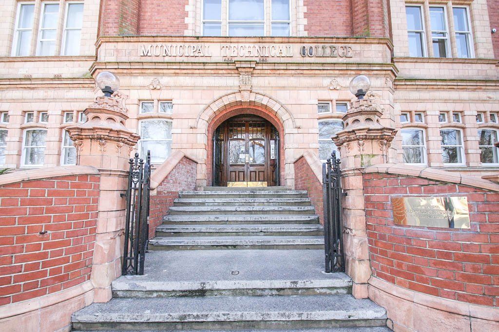 Property photo 1 of 9