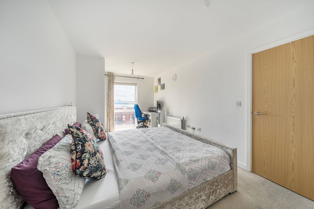 Property photo 2 of 17 Image