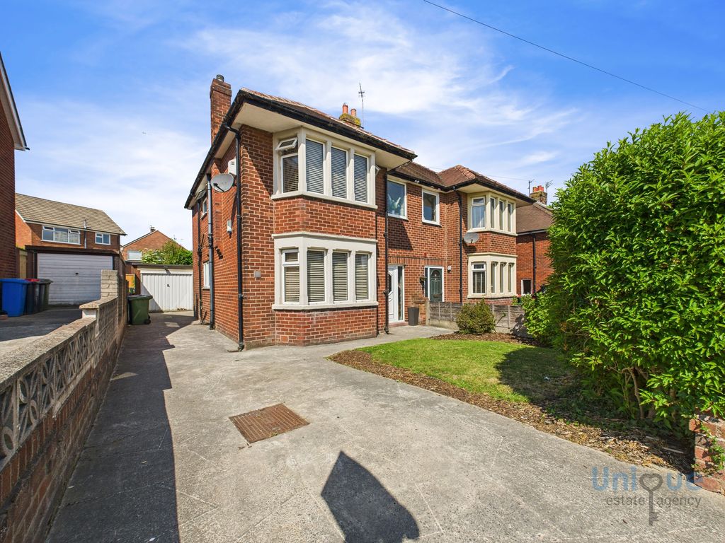 Property photo 2 of 22