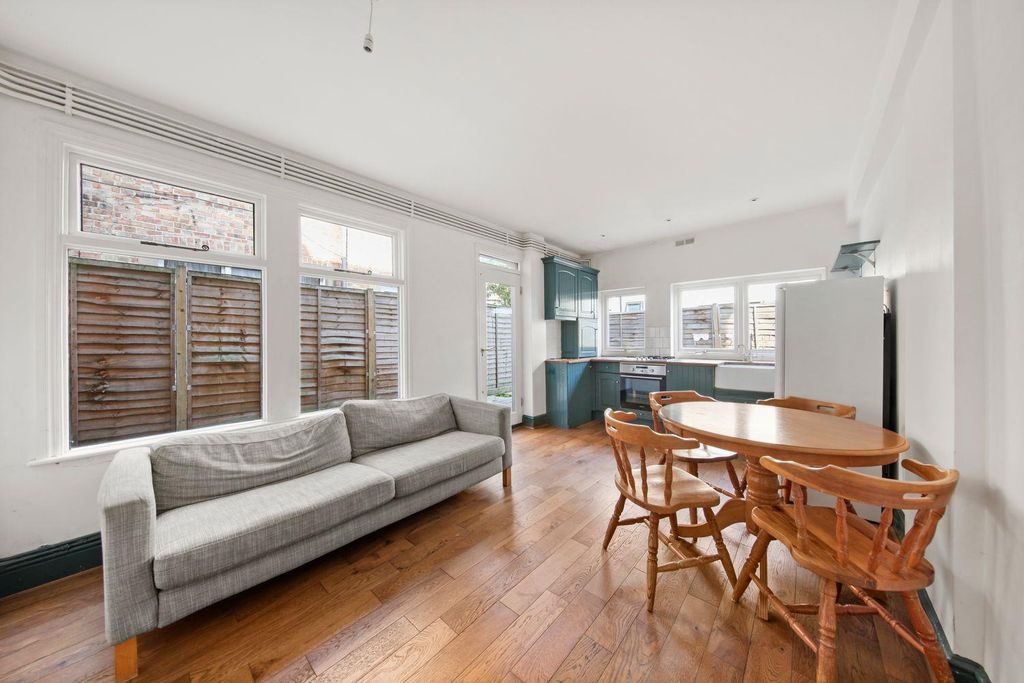 Property photo 1 of 8
