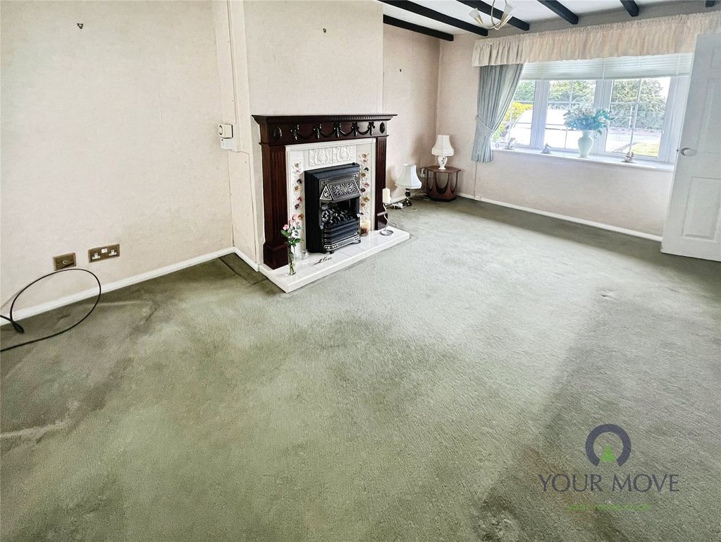 Property photo 3 of 13 Lounge