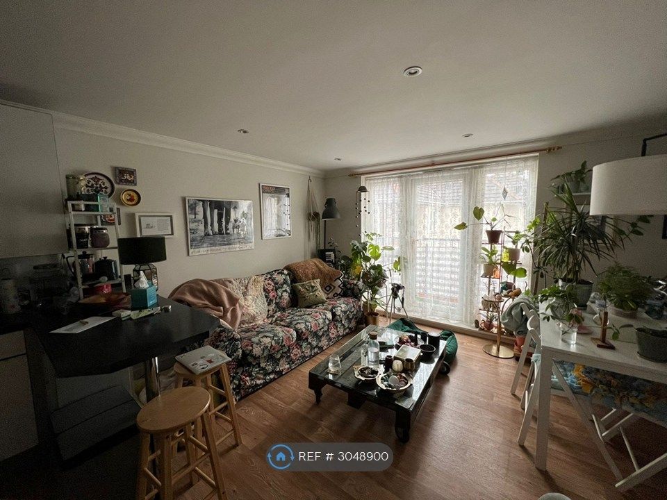 Property photo 2 of 15 Lounge