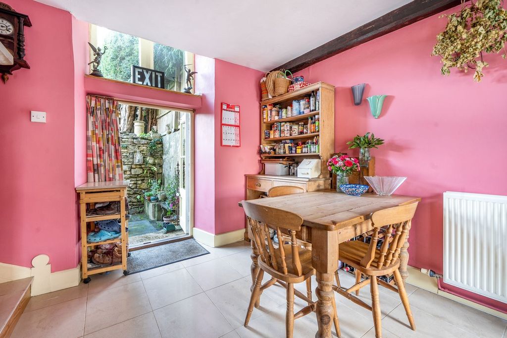 Property photo 2 of 26