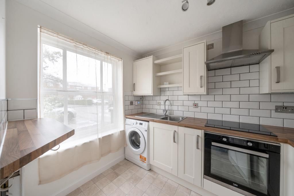 Property photo 2 of 20 Kitchen