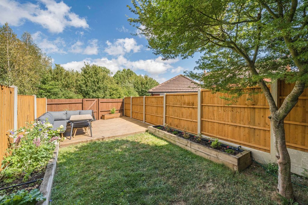 Property photo 2 of 16 Garden