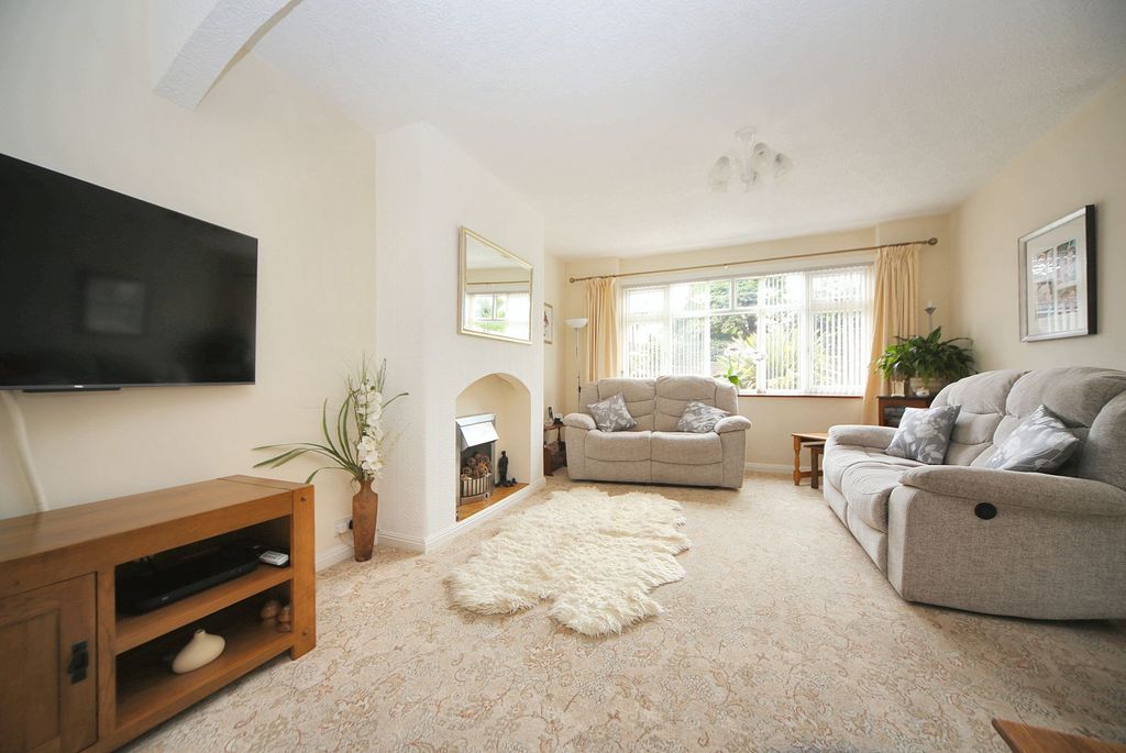 Property photo 2 of 25