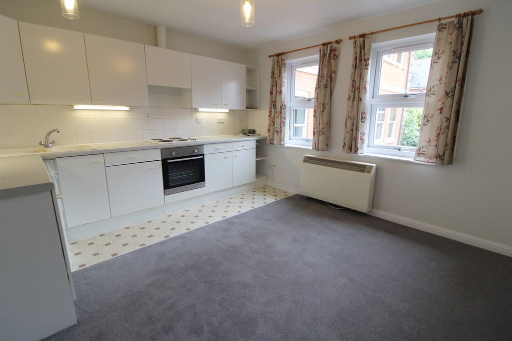 Property photo 2 of 4 Kitchen