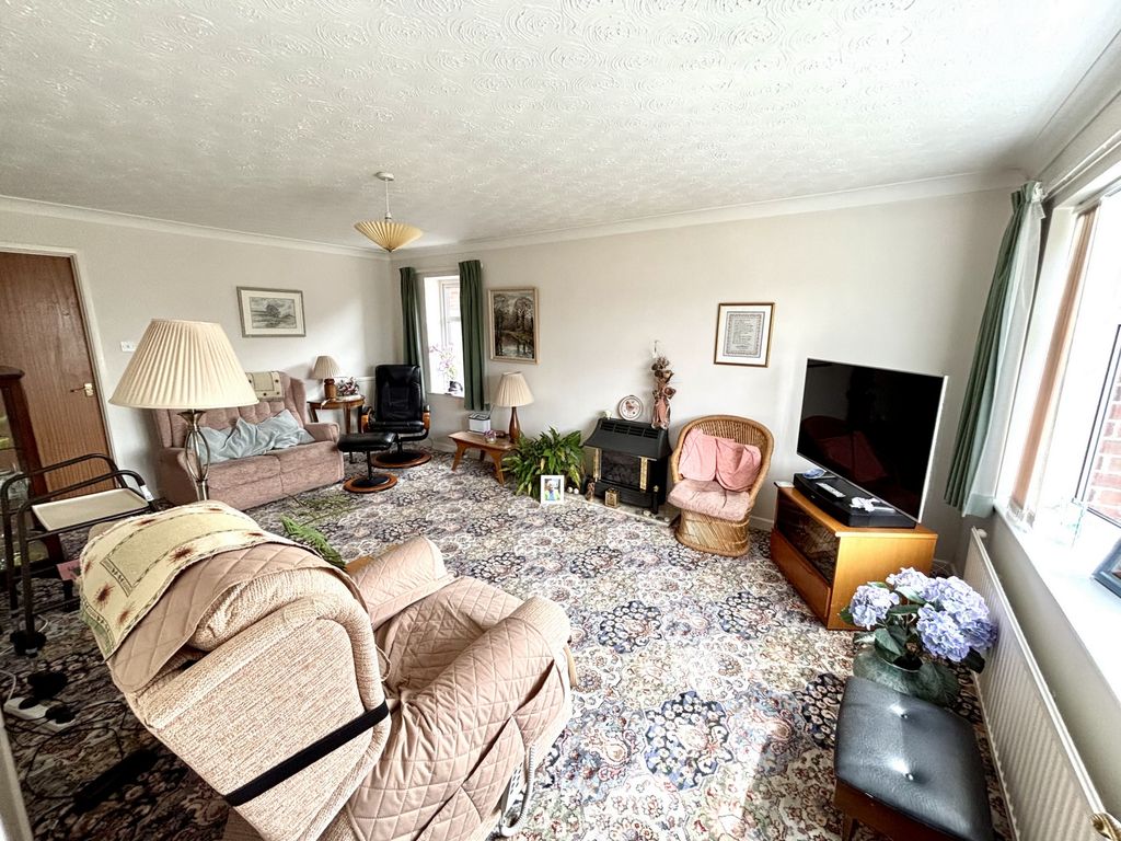 Property photo 3 of 17 Photo 14