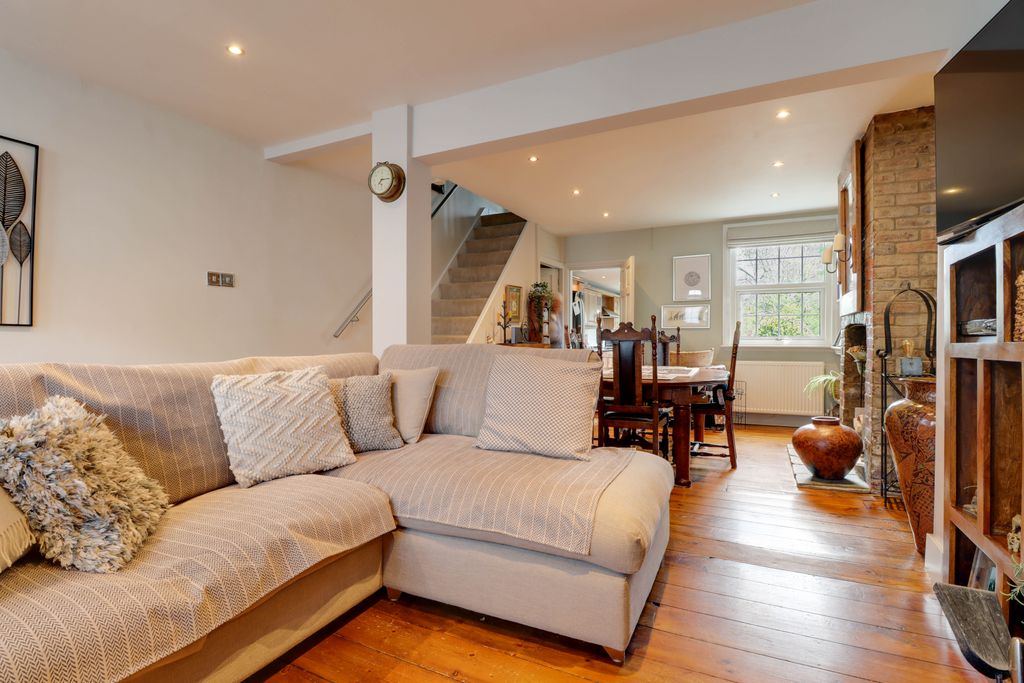 Property photo 2 of 21 Reception Room