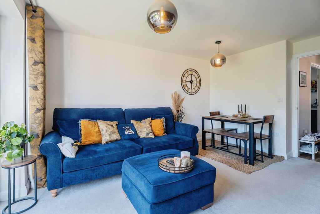 Property photo 3 of 20 Pbox-Img.Jpg
