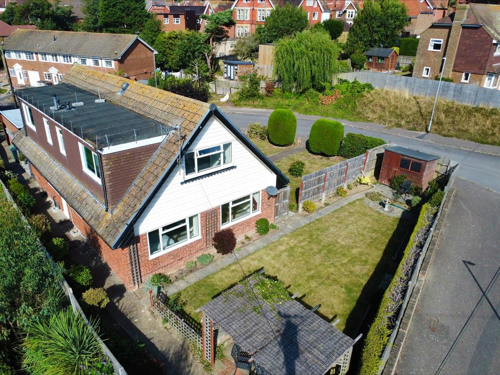 Property photo 3 of 31