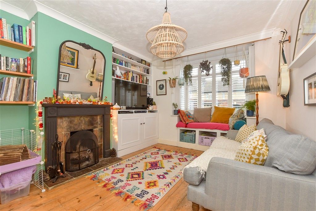 Property photo 2 of 15 Lounge