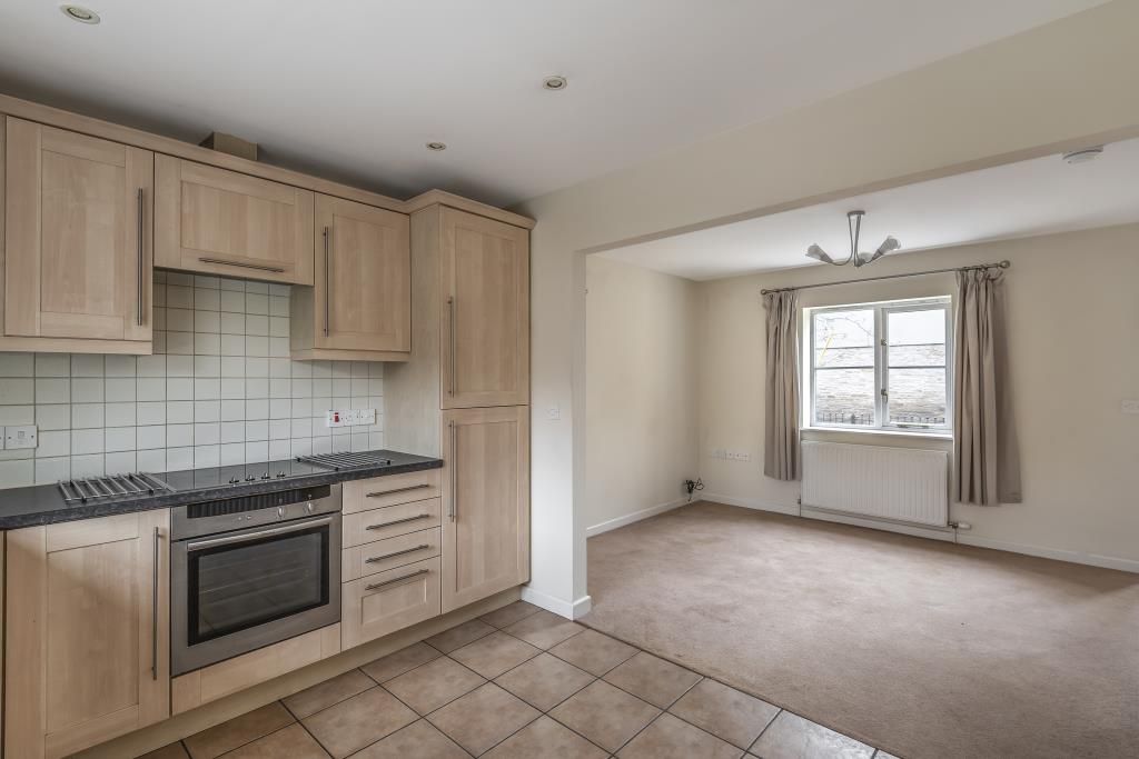 Property photo 2 of 11 Kitchen / Dining Area