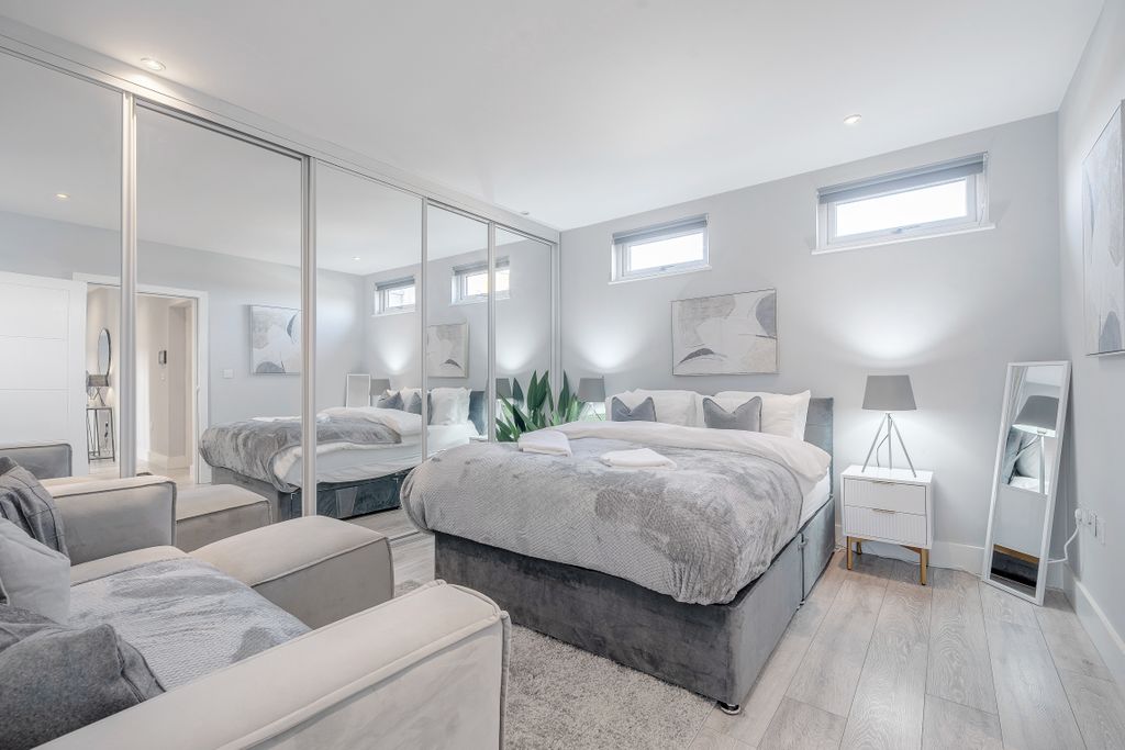 Property photo 3 of 12 Bedroom 1