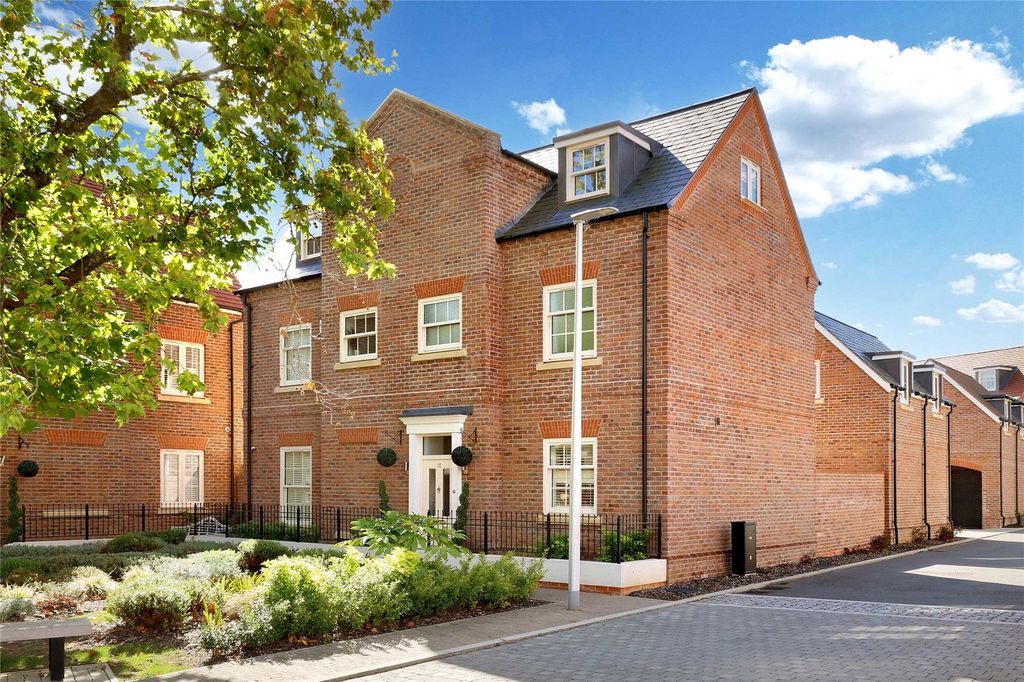 Property photo 1 of 15 Front