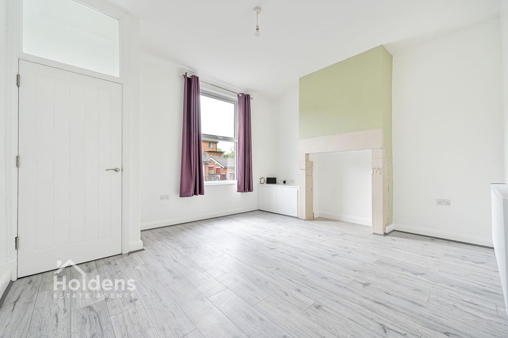 Property photo 2 of 17