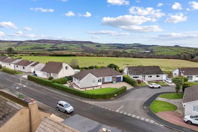 Property photo 2 of 27 54 Birch Hill Close