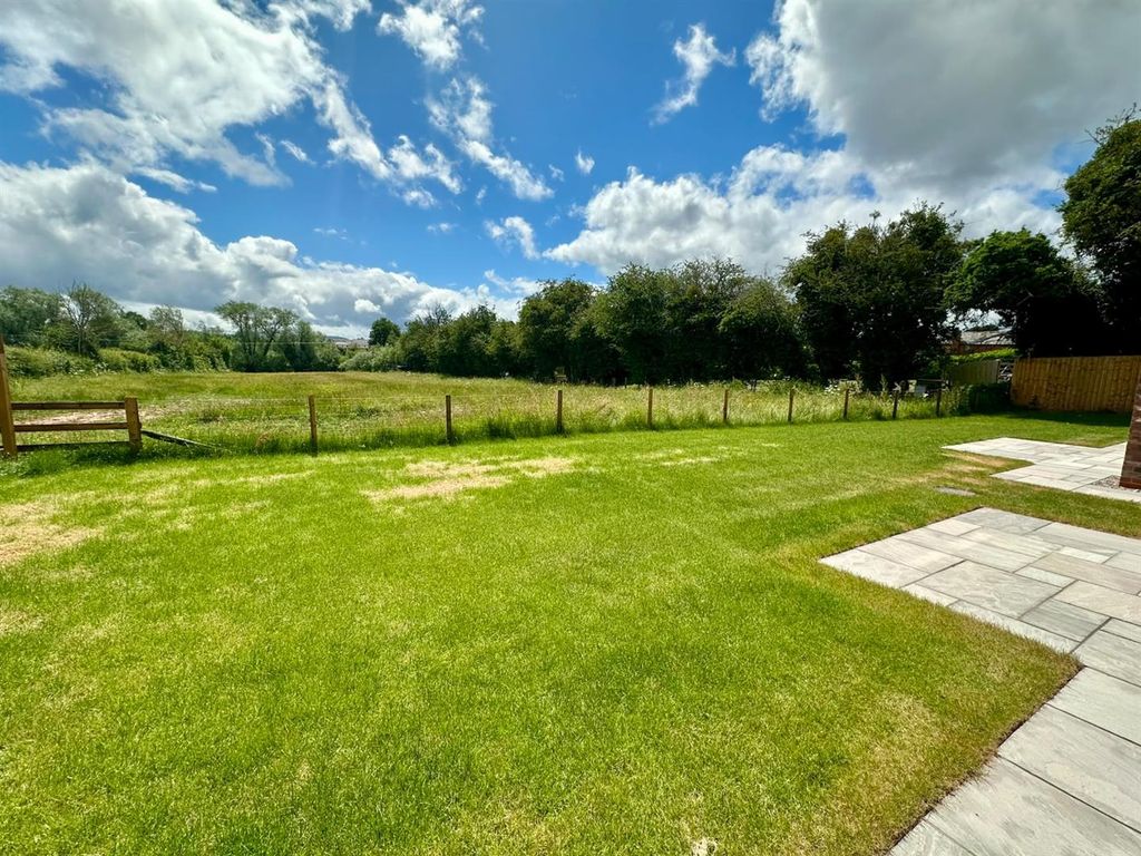 Property photo 3 of 36