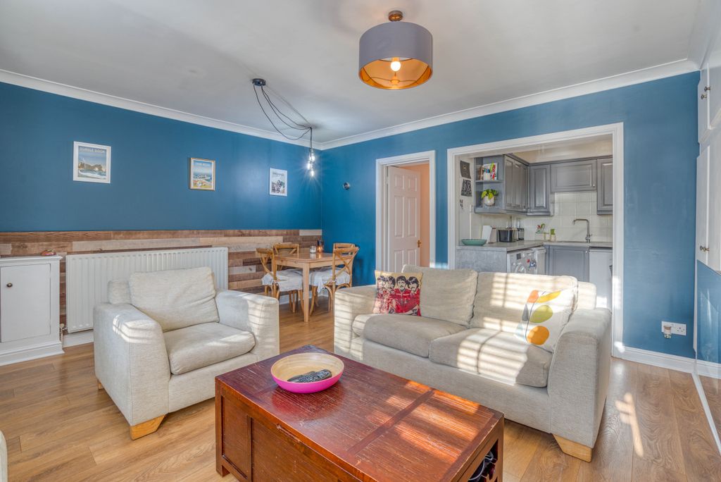 Property photo 3 of 14 Lounge/Diner