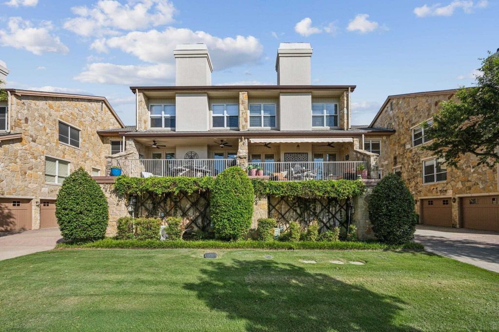 Property photo 1 of 31