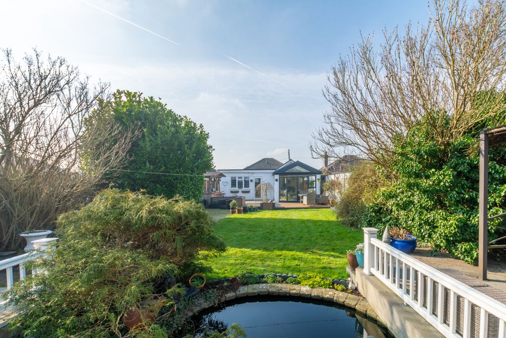 Property photo 1 of 25 Picture No. 21