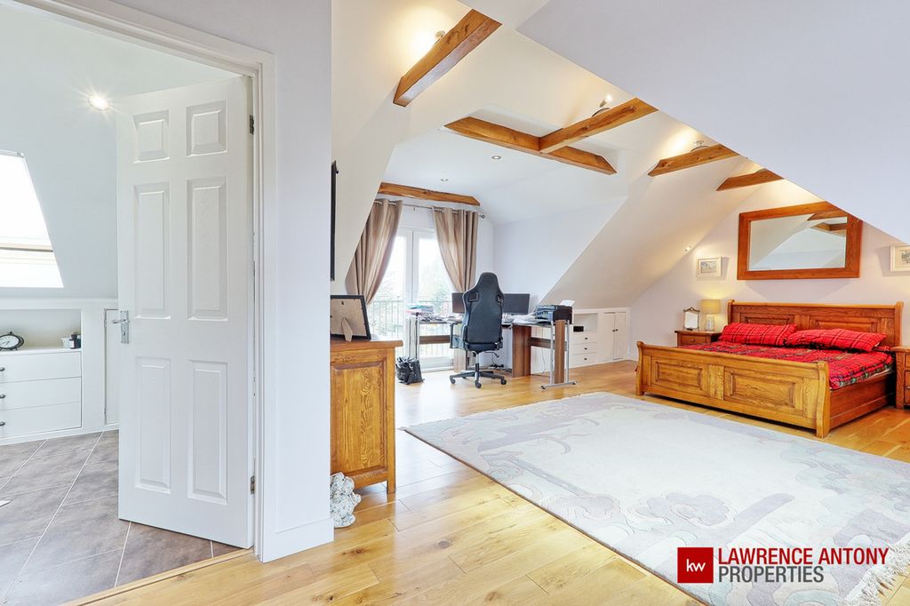 Property photo 2 of 50